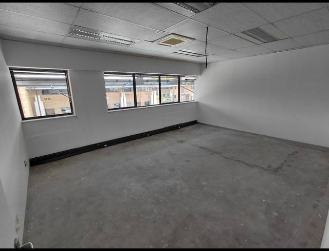 320M² OFFICE TO LET IN RANDJESPARK